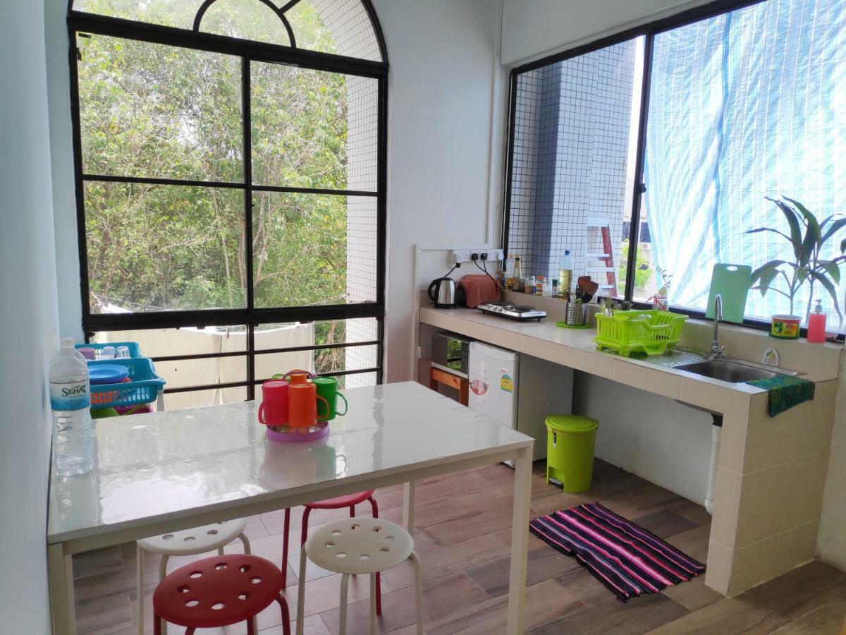 Ez Lodgings Kampong Gadong Zewnętrze zdjęcie