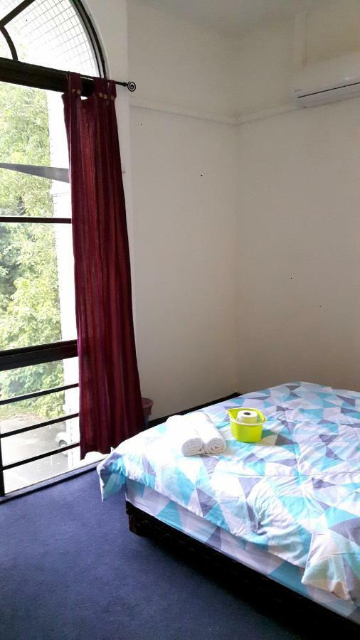 Ez Lodgings Kampong Gadong Zewnętrze zdjęcie